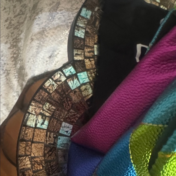 Kurt Geiger Rainbow Quilted Shoulder Bag - Picture 5 of 17